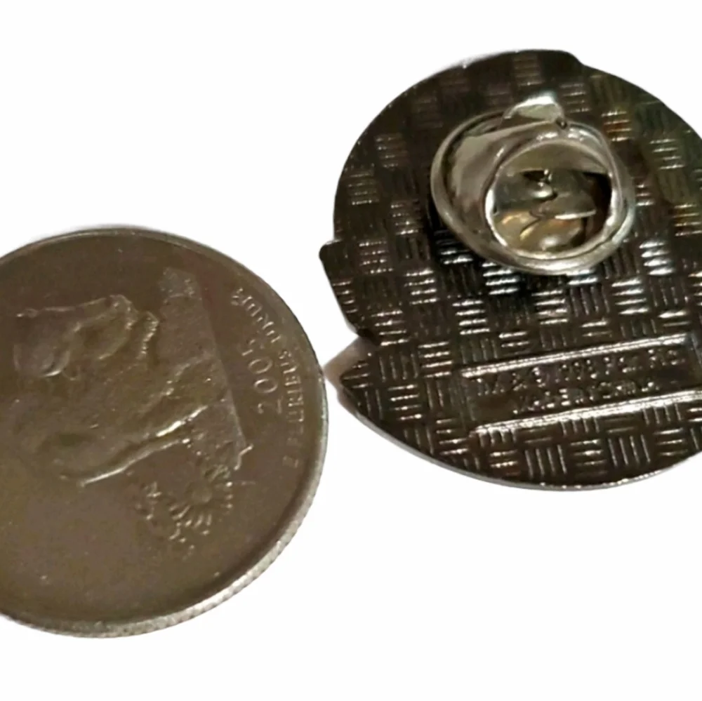 Bubba Gump Shrimp Co. 1998 Pinback Brooch Chicago Collectable